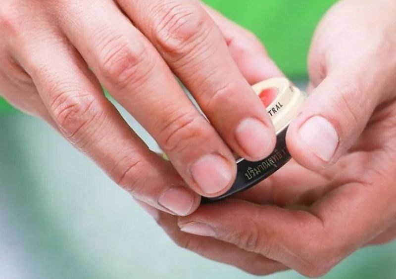 Cách làm sạch nồi bị cháy bằng chất đánh bóng 