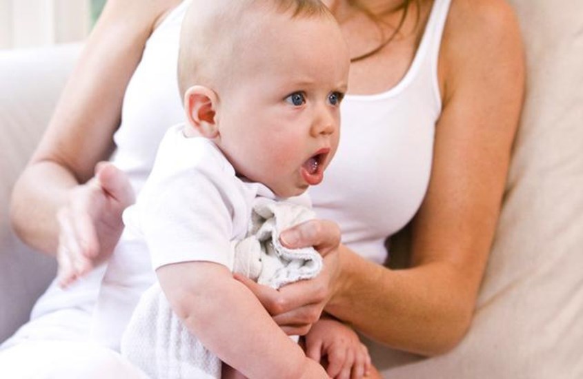Trẻ từ 0 - 1 tuổi rất dễ mắc trào ngược dạ dày