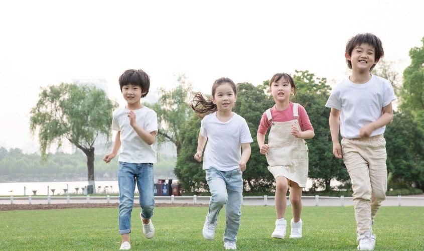 Các giai đoạn phát triển tâm lý theo lứa tuổi của trẻ không giống nhau