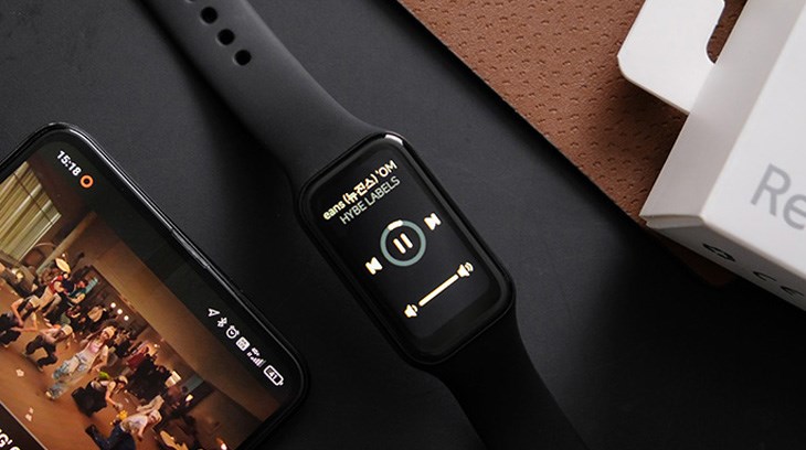 Redmi Band 2 không trang bị loa ngoài nên không thể phát nhạc, tuy nhiên bạn vẫn có thể điều chỉnh nhạc từ xa khá tiện lợi