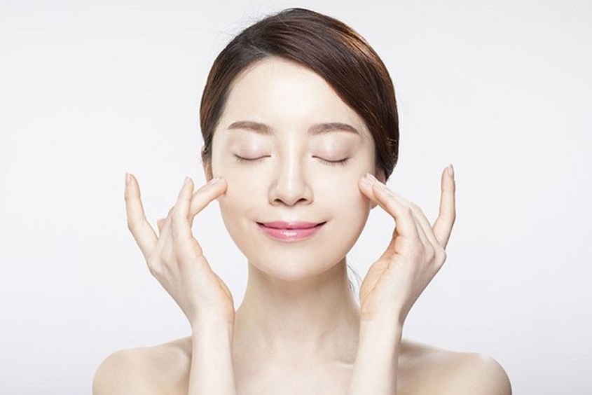 Massage mắt đúng cách giúp giảm nếp nhăn, chống lão hóa và các bệnh về mắt