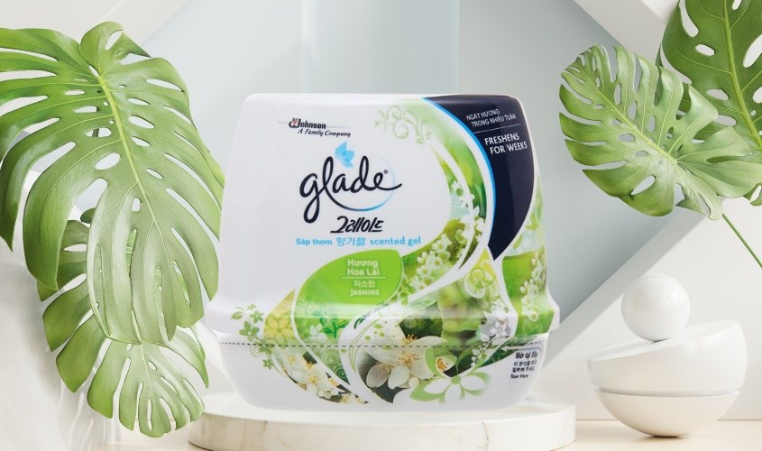 Sáp thơm Glade hương hoa lài có nắp điều chỉnh tùy theo ý thích