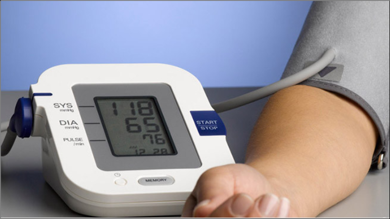 Bạn có thể đo huyết áp ngay tại nhà với máy đo cá nhân