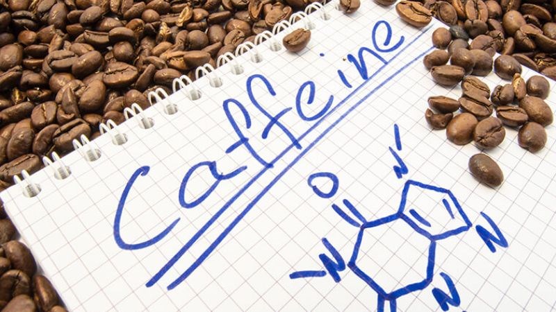 Thức uống quá nhiều caffein cũng có thể làm giảm hiệu quả thuốc điều trị