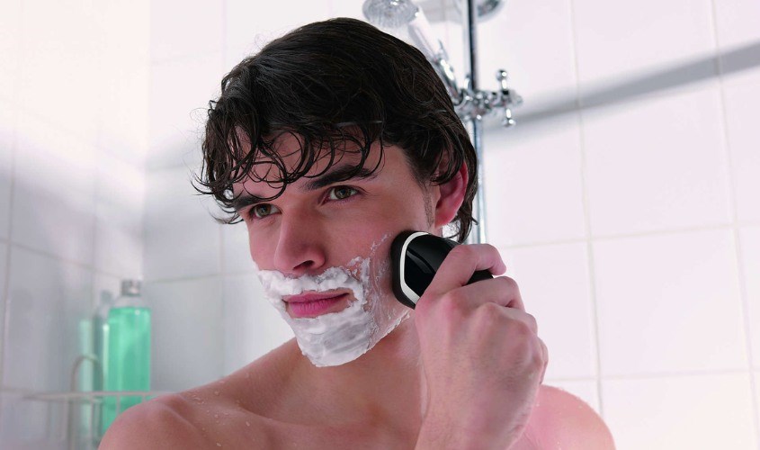 Máy cạo râu Philips AT610