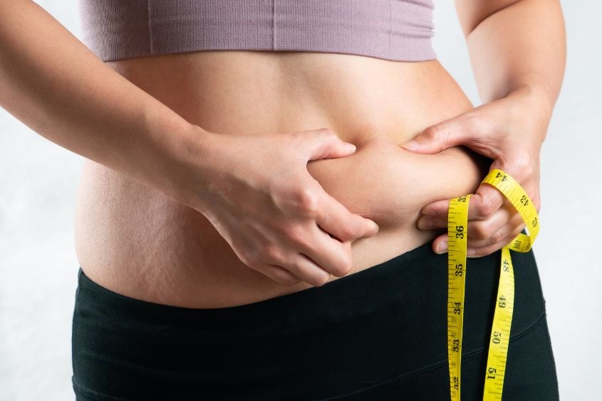 Các mẹ mang đa thai, có thân hình gầy, mảnh sẽ có nguy cơ tách cơ bụng sau sinh cao hơn bình thường