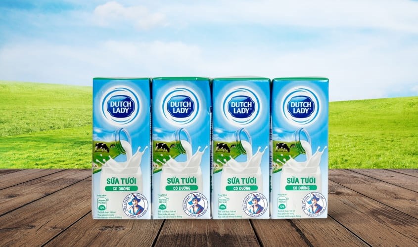 Lốc 4 hộp sữa tươi tiệt trùng Dutch Lady có đường 180 ml (từ 1 tuổi)