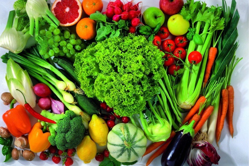 Mẹ sau sinh nên ăn nhiều rau xanh để bổ sung vitamin và khoáng chất