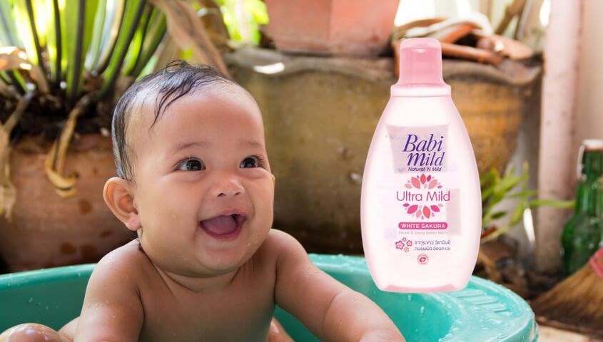 Sữa tắm gội cho bé Babi Mild White Sakura chiết xuất lá anh đào 200 ml