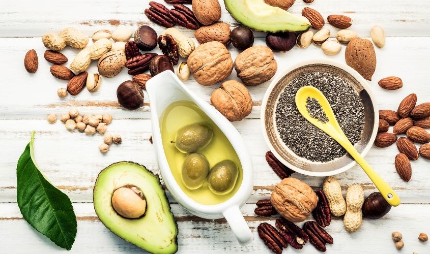 DHA có nhiều trong hạt hạnh nhân, hạt óc chó, dầu cá hồi, súp lơ, bí ngô,... DHA có nhiều trong hạt hạnh nhân, hạt óc chó, dầu cá hồi, súp lơ, bí ngô,...