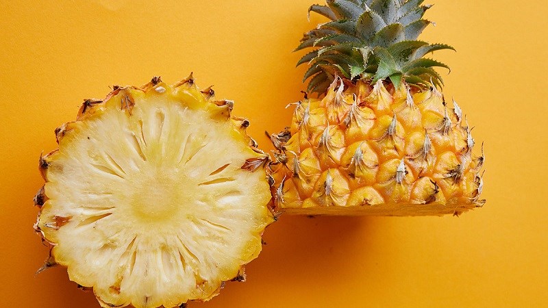 Quả dứa giàu chất xơ và vitamin C Quả dứa giàu chất xơ và vitamin C giúp làm lành các tổn thương tại thận
