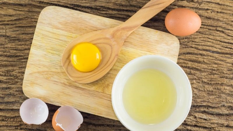 Lòng trắng trứng gà tốt cho người bệnh thận Lòng trắng trứng gà cung cấp protein tốt cho người bệnh thận