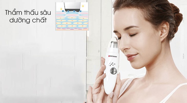 Máy tẩy tế bào chết và nâng cơ mặt Lifetrons UI-400 được trang bị công nghệ Ultrasonic và ion âm giúp tăng khả năng thẩm thấu các sản phẩm dưỡng da 