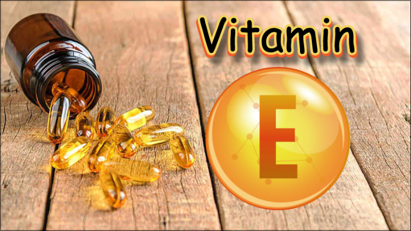 Vitamin E làm mềm môi, loại bỏ da chết