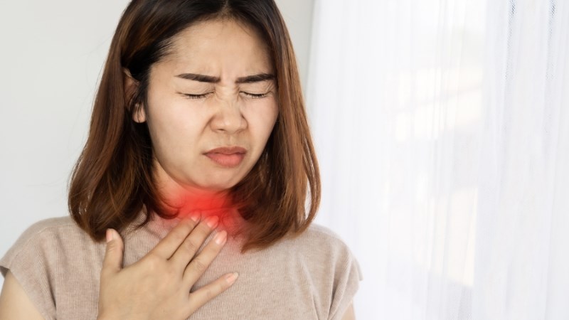 Đau thanh quản, viêm họng là triệu chứng thường gặp của bệnh nhân viêm nắp thanh quản