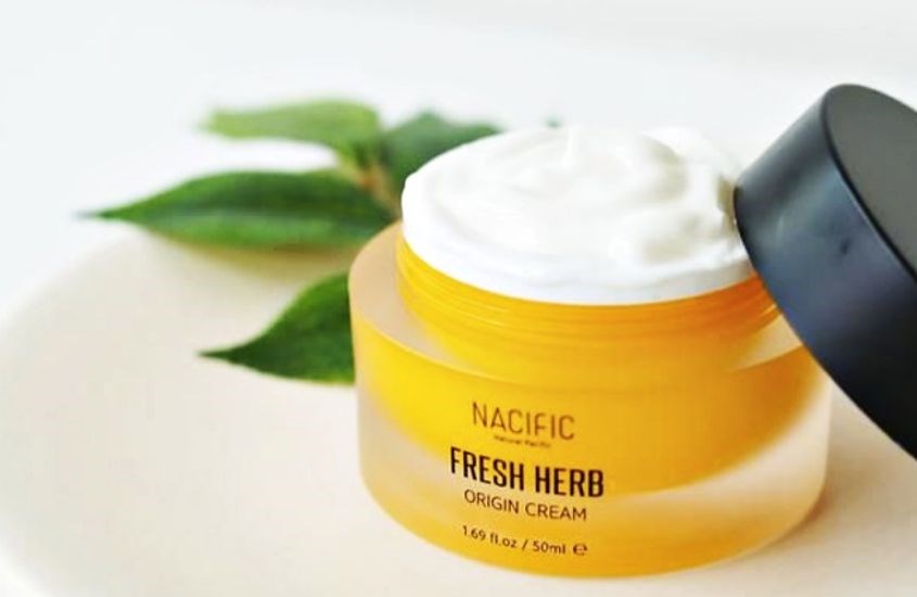 Kem dưỡng chiết xuất Hoa Cúc Nacific Fresh Herb Origin