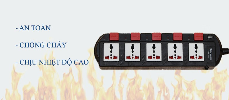 Vỏ ngoài của ổ cắm, phích cắm Điện Quang được làm bằng nhựa ABS chất lượng nên chiu được nhiệt, đảm bảo an toàn khi sử dụng