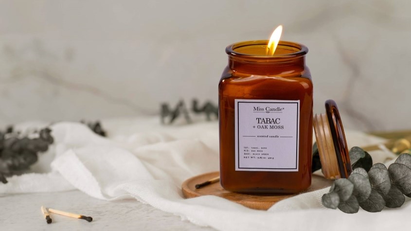 Nến thơm cũng giúp xua đuổi mùi hôi trong nhà vệ sinh