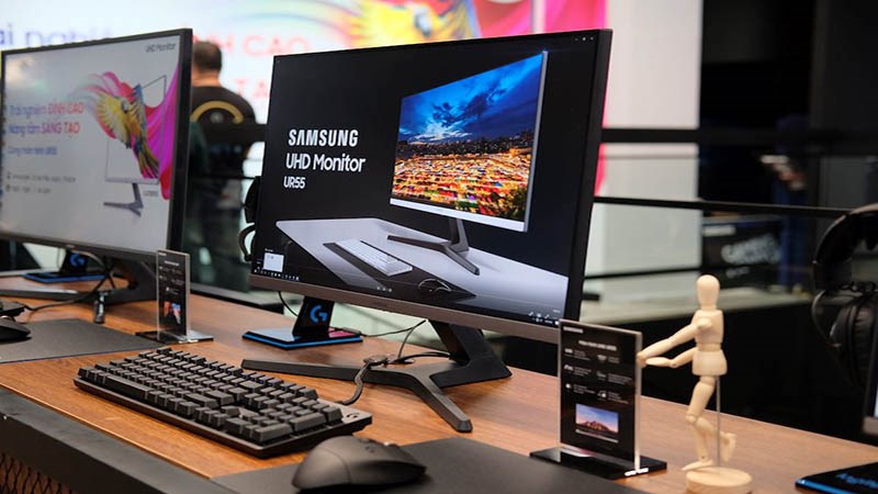 Màn hình máy tính Samsung hiện đại, tinh tế