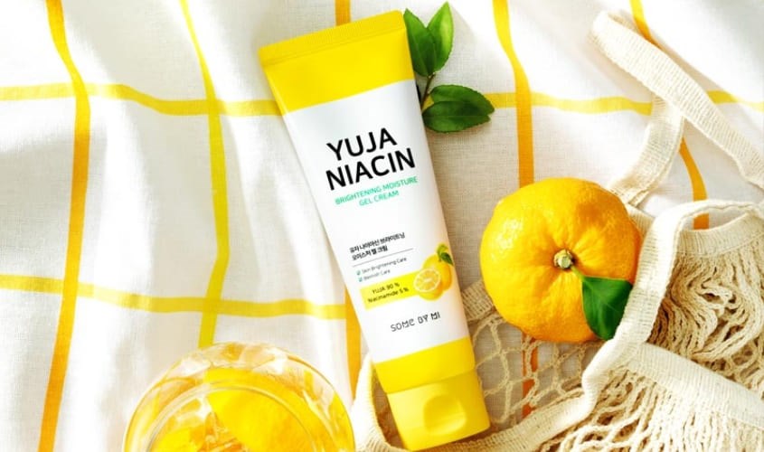 Gel dưỡng ẩm làm sáng da chiết xuất Quýt Yuja Some By Mi Niacin Brightening Moisture 100 ml