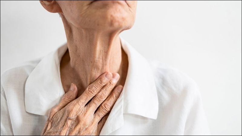 Biến chứng khó nuốt khi bị đột quỵ có thể gây chảy nước miếng khi ngủ