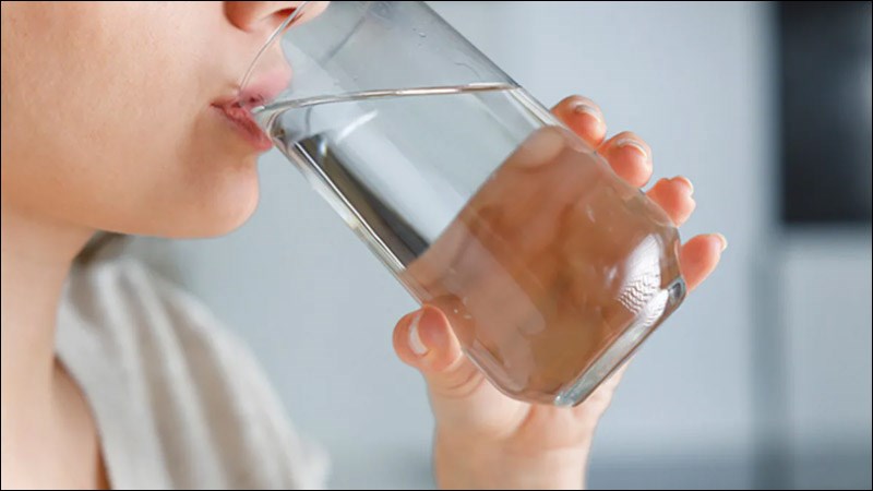 Uống nước có thể hỗ trợ ngăn hình thành sỏi