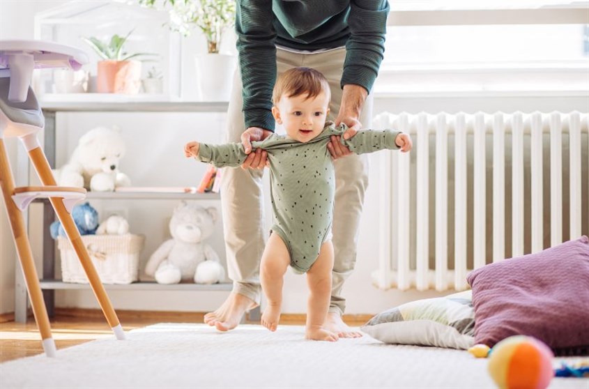 Cách dạy bé tập đi hiệu quả nhất 