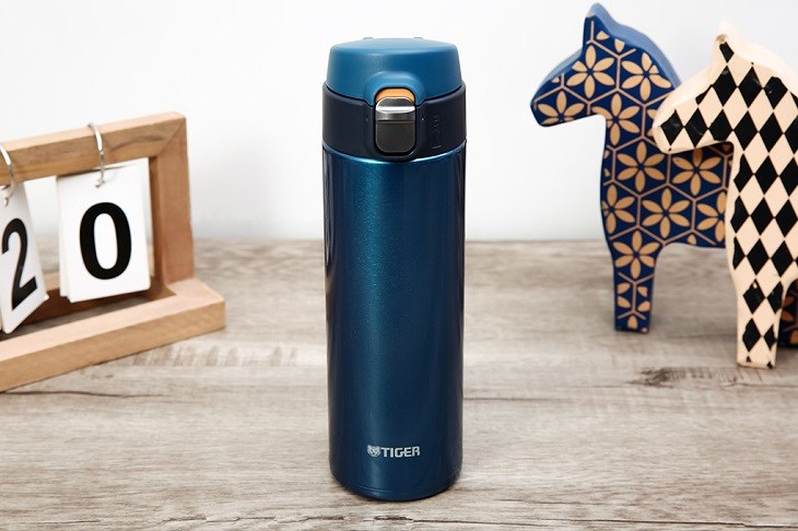 Bình, ly giữ nhiệt Tiger thuộc tập đoàn Tiger của Nhật Bản