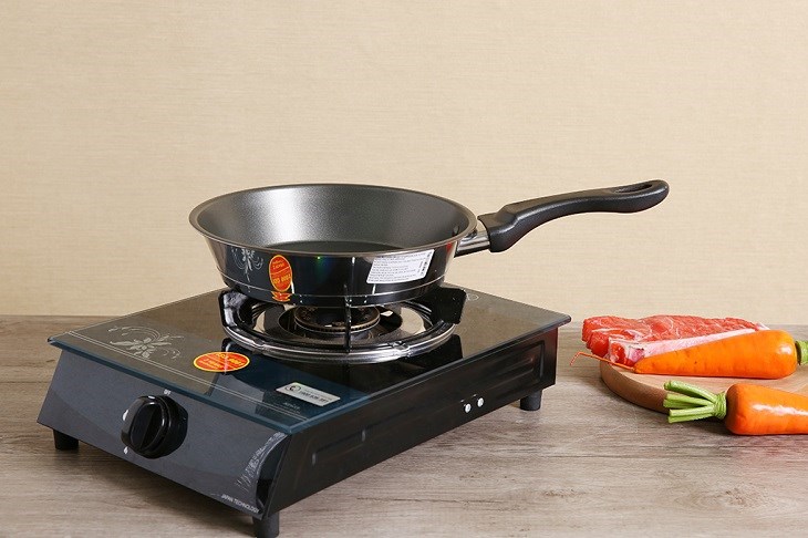 Chảo inox chống dính đáy từ 24 cm Happycook HLFP 24IH được làm bằng chất liệu inox nấu ngon, an toàn, bền tốt