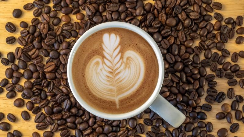 Thực phẩm chứa cafein dễ gây tình trạng tiểu buốt ở người bệnh