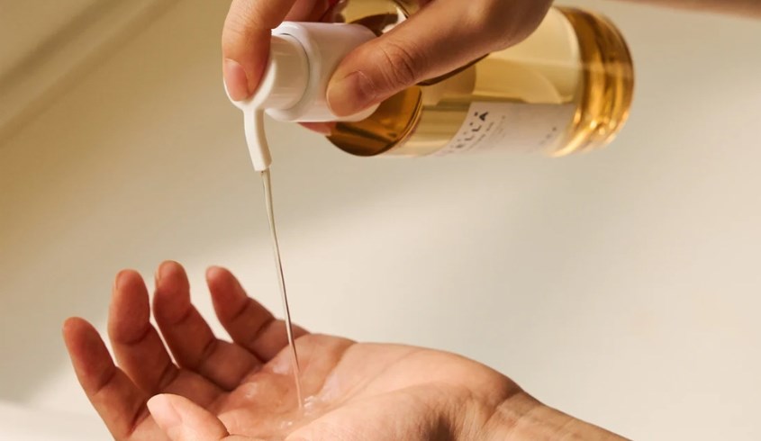 Dầu tẩy trang chiết xuất Rau Má Skin1004 Madagascar Centella Light Cleansing Oil 200 ml Dầu tẩy trang chiết xuất Rau Má Skin1004 Madagascar Centella Light Cleansing Oil 200 ml