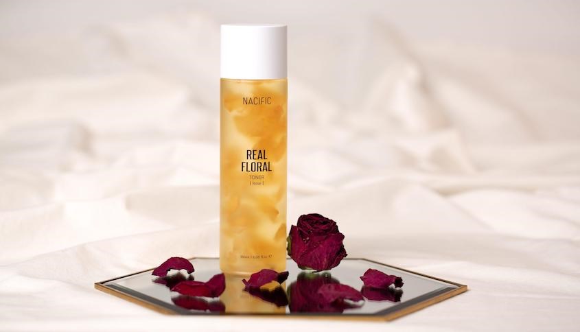 Toner làm dịu da Nacific Real Floral Calendula chiết xuất Hoa Cúc 180 ml