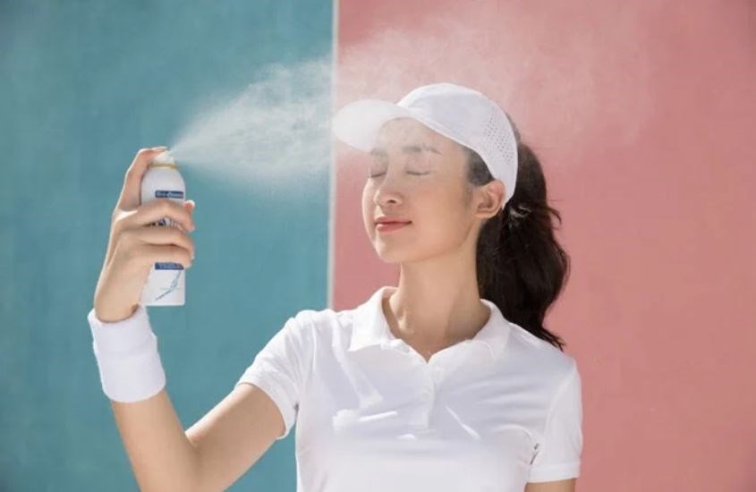 Xịt khoáng 4-5 lần/ngày để giúp da luôn tràn đầy sức sống