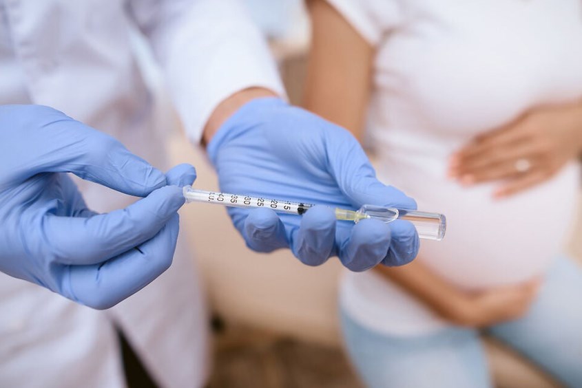 Bác sĩ có thể dùng thuốc hoặc các phương pháp khoa học để khởi phát chuyển dạ