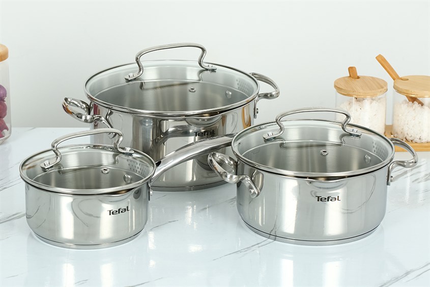 Bộ nồi quánh inox nắp kính Tefal Duetto Plus G719S674 có tay cầm được cố định bằng ốc vít chắc chắn, đảm bảo an toàn khi nhấc, di chuyển nồi Bộ nồi quánh inox nắp kính Tefal Duetto Plus G719S674 có tay cầm được cố định bằng ốc vít chắc chắn, đảm bảo an toàn khi nhấc, di chuyển nồi
