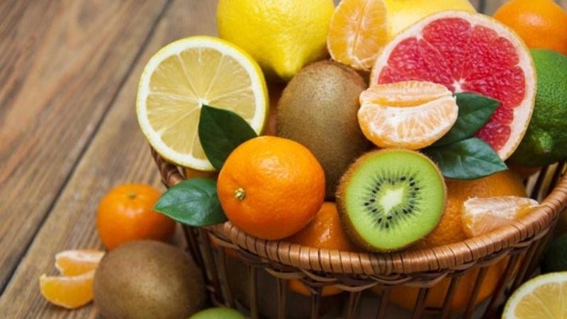 Bạn không nên ăn trái cây giàu axit khi bụng đói