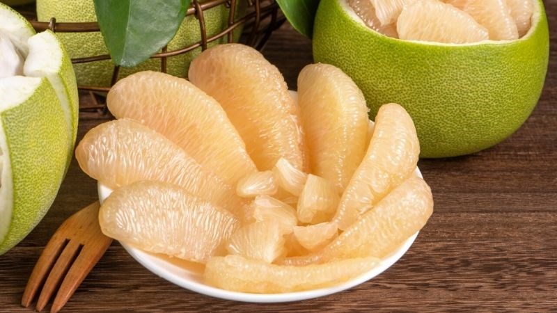 Bưởi có thể giúp giảm kích thước vòng eo, đốt cháy mỡ bụng