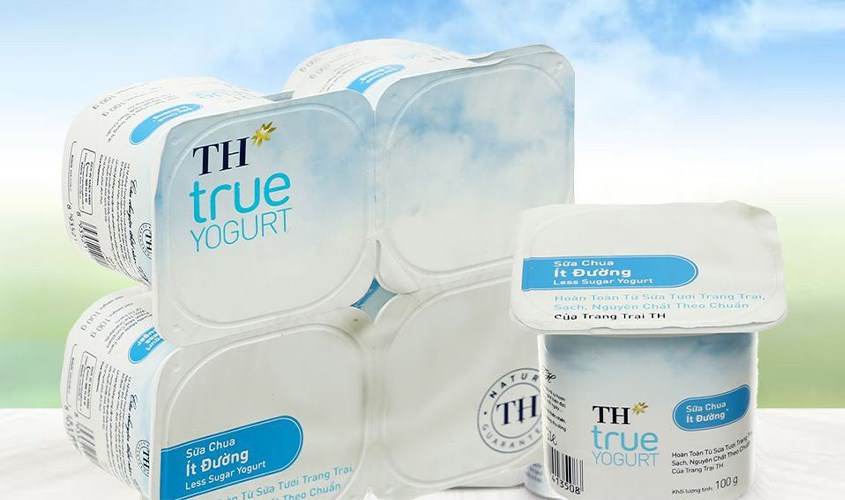 Lốc 4 hộp sữa chua ít đường TH true YOGURT 100g (từ 1 tuổi)