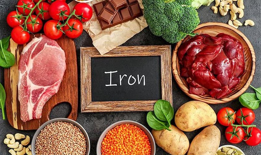 Sắt là một trong những dưỡng chất cần thiết trong giai đoạn này 