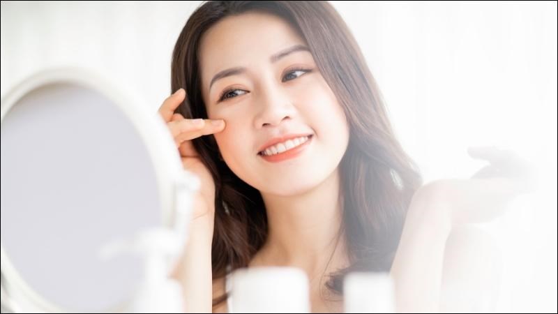 Nên trang điểm nhẹ nhàng vào mùa hè để da dễ thở