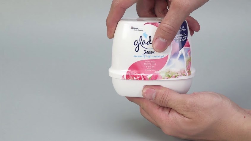 Tiến hành mở nắp sáp thơm và có thể sử dụng ngay