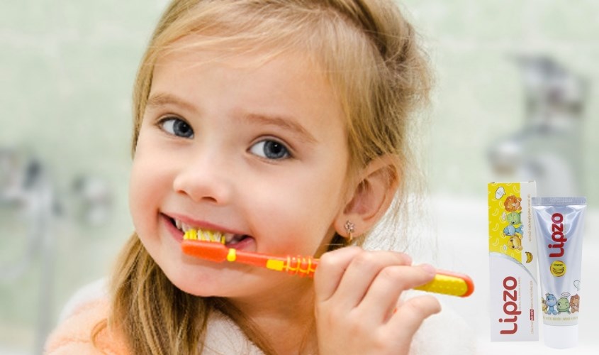 Kem đánh răng giúp bé ngăn ngừa sâu răng, mùi hôi, làm sạch thức ăn thửa