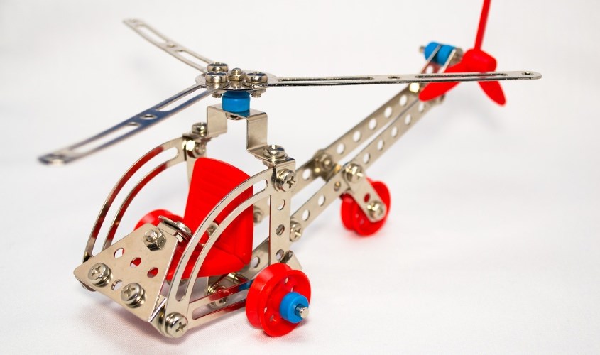 Không nên mua đồ chơi có cánh quạt nguy hiểm