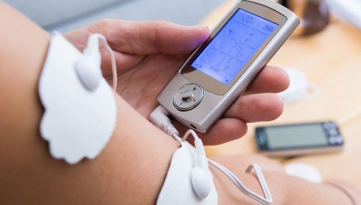 Máy massage xung điện là thiết bị massage điện tử được thiết kế để kích thích cơ bắp