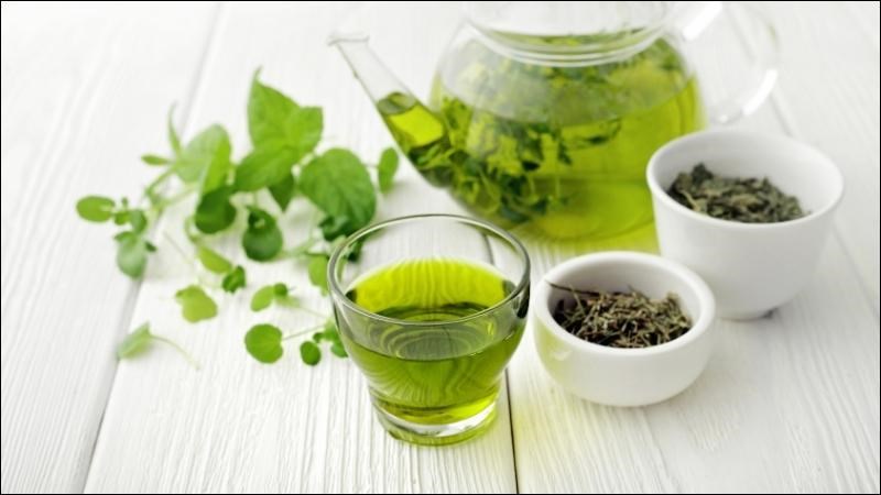 Trà xanh là nguồn cung cấp vitamin và chất chống oxy hóa cho não bộ