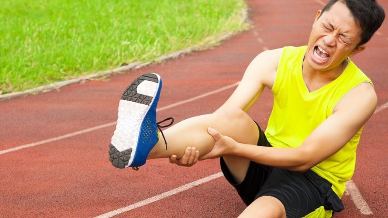 Nồng độ kali trong máu giảm so với mức bình thường sẽ khiến yếu cơ, hoạt động giảm năng suất và thường xuyên co thắt gây chuột rút