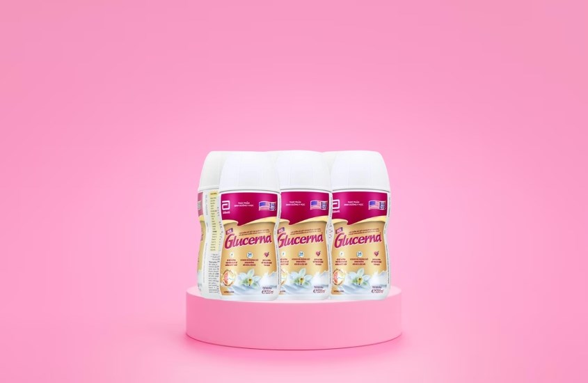 Lốc 6 chai sữa bột pha sẵn Abbott Glucerna hương vani 220 ml (dành cho người bệnh tiểu đường)