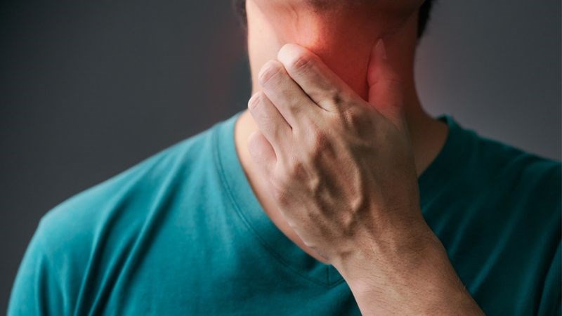 Viêm họng, viêm phế quản có thể là kết quả của viêm mũi dị ứng kéo dài