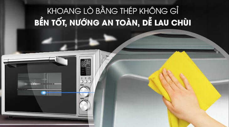 Khoang lò nướng Galanz KF1830ELQ-H12U 30 lít được làm từ chất liệu thép không gỉ sáng bóng, dễ lau chùi vệ sinh