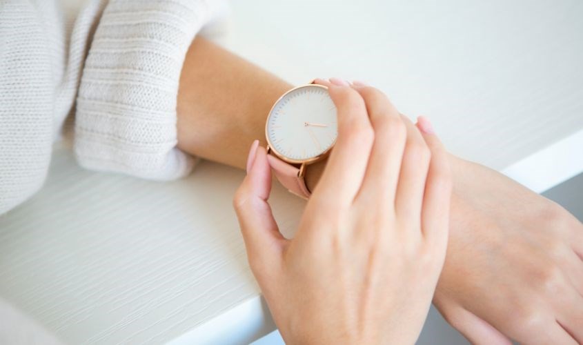 Đồng hồ tôn lên vẻ đẹp của người phụ nữ